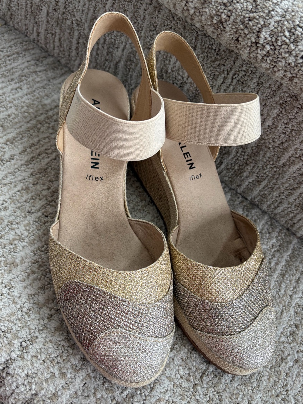 Anne Klein Cream & Metallic gold silver Espadrille Wedges. Size 9.5